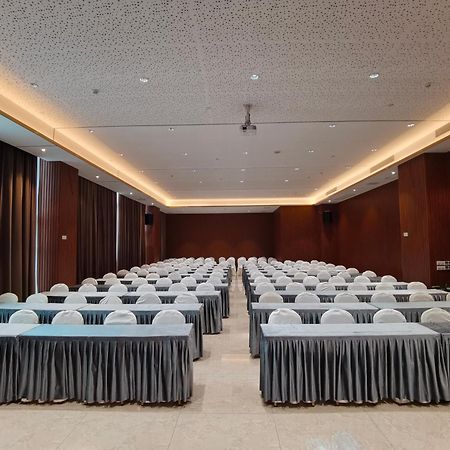 Phoenix Hill Hotel Dongguan - Golf Course Shop Exterior photo