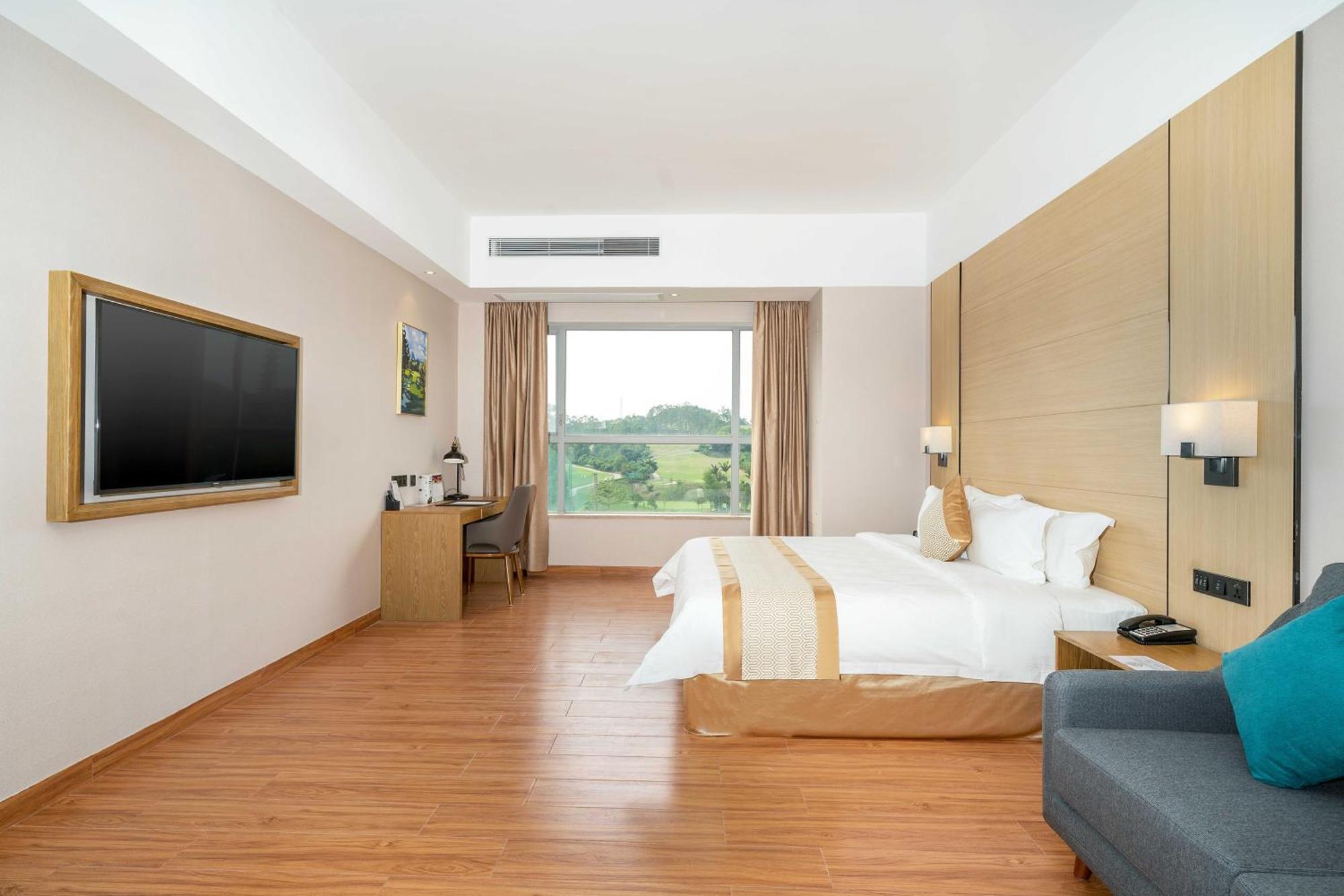 Phoenix Hill Hotel Dongguan - Golf Course Shop Exterior photo