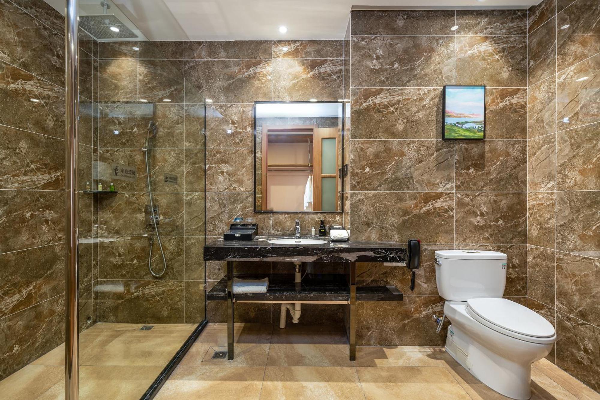 Phoenix Hill Hotel Dongguan - Golf Course Shop Exterior photo